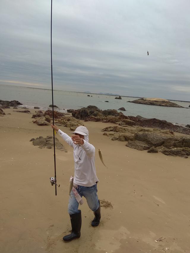 沙滩钓沙尖线组怎么绑,沙滩远投主线和钓组怎么连接