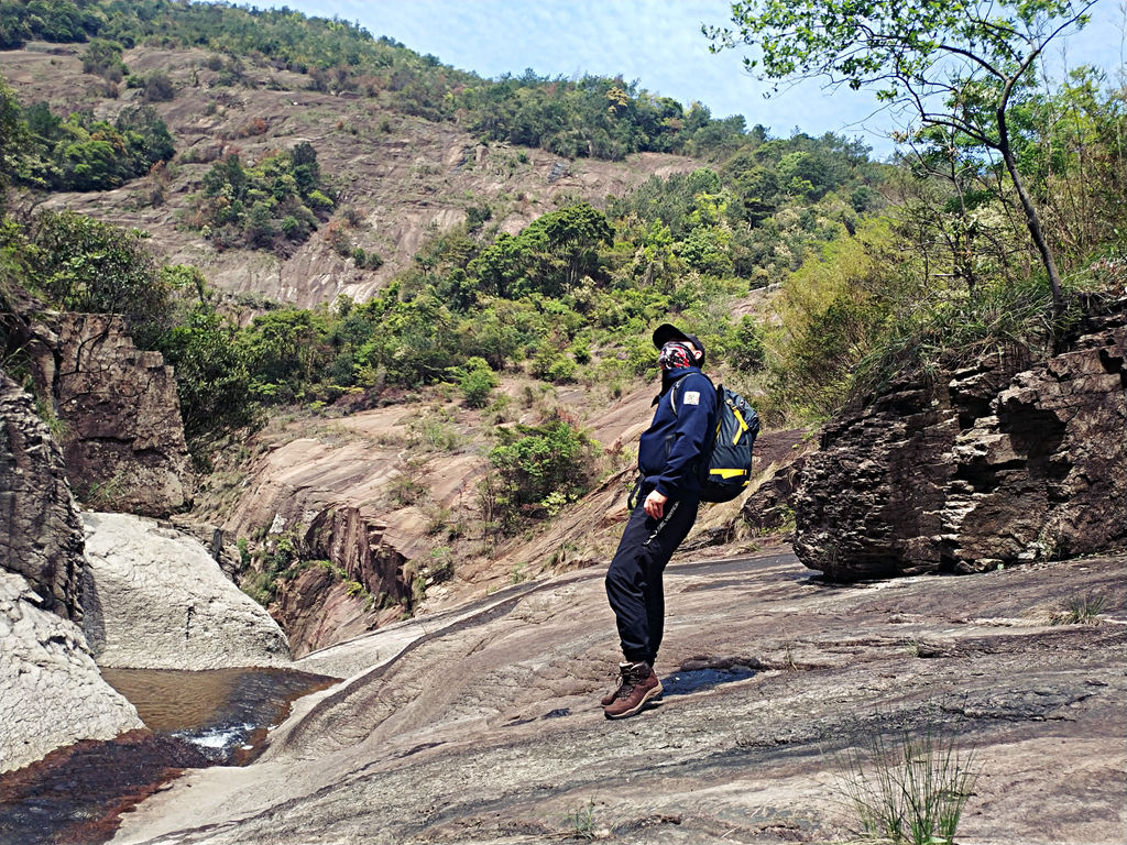 遨游仕l1登山鞋,bounce遨游仕t1b登山鞋户外测评