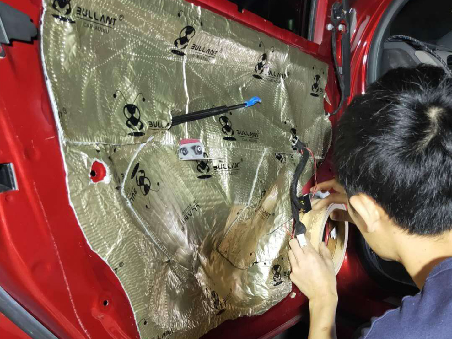 雪佛兰科鲁兹改装音响效果,雪佛兰科鲁兹改装效果视频