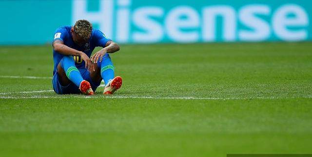 内马尔巴黎主场首秀彩虹过人,内马尔彩虹过人教学一秒钟学会