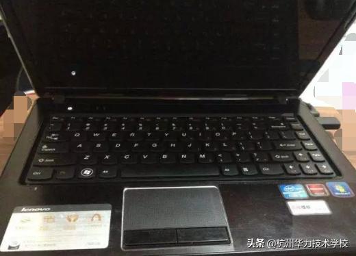 联想笔记本充电电源灯闪烁不开机,联想笔记本充电时亮灯不开机