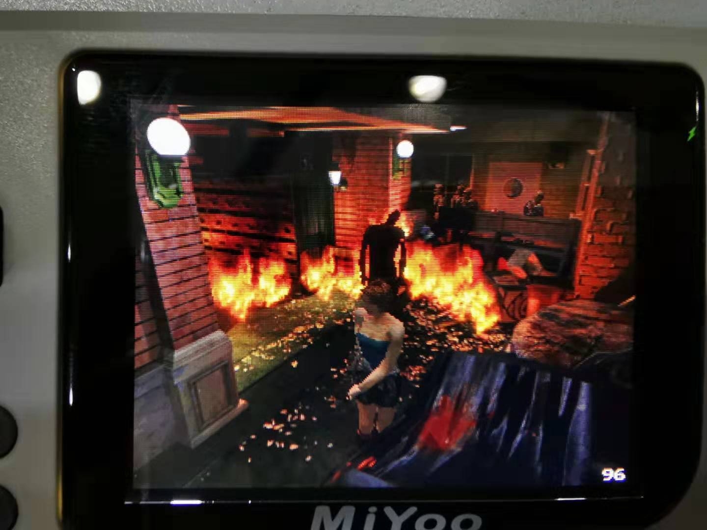 美队和黑寡妇私下玩啥……MIYOO横版迷你怀旧掌机开箱详评