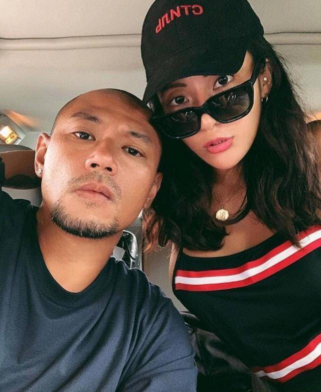 前TVB搞笑担当好身材女友耳骨连钉三个耳洞后遗症巨痛可能会溃烂