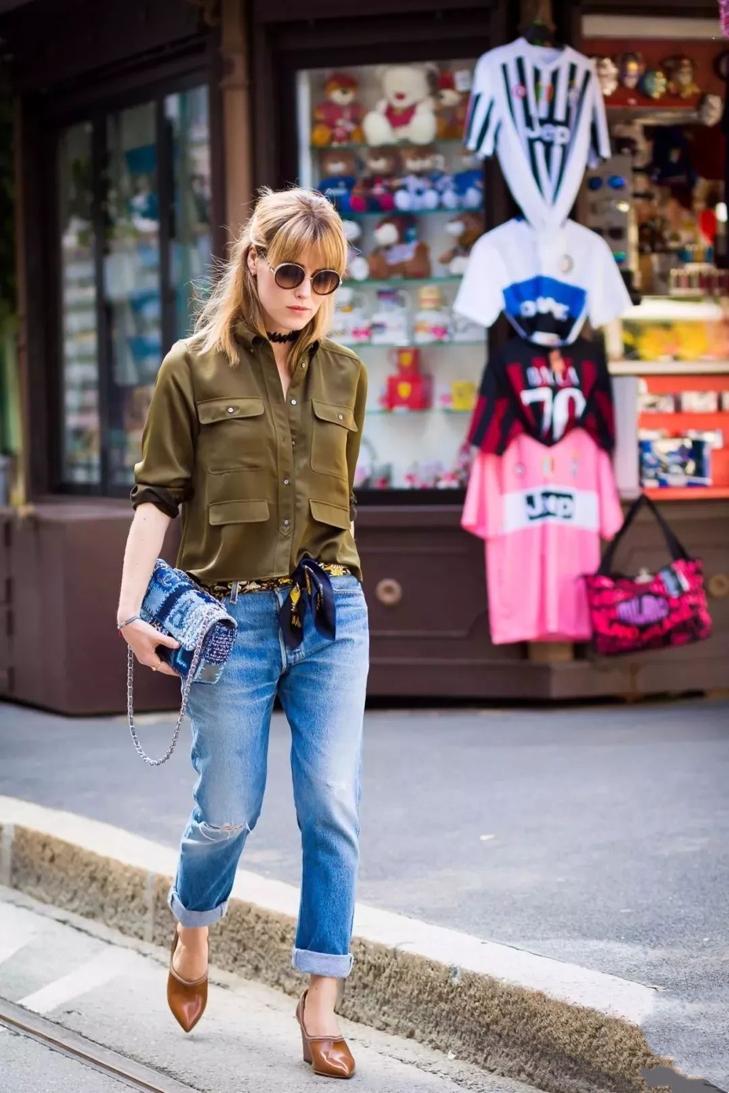 丝巾春天的系法大全慢动作,春天戴丝巾旅行穿搭