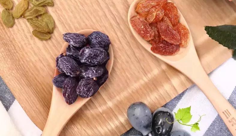 新疆特产疆妈五色葡萄干,新疆新鲜葡萄有几种