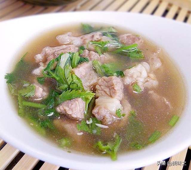 阜阳牛肉汤汤色清亮,牛肉汤最好吃的做法小视频