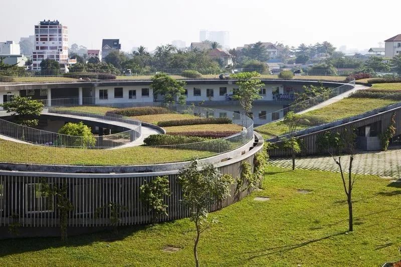 “土气”的休闲农业,正成为高端品牌争抢的“联姻”对象