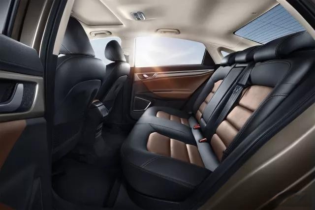 车内顶棚脏了能用酒精清洗吗,车内顶棚脏了清洗多少钱