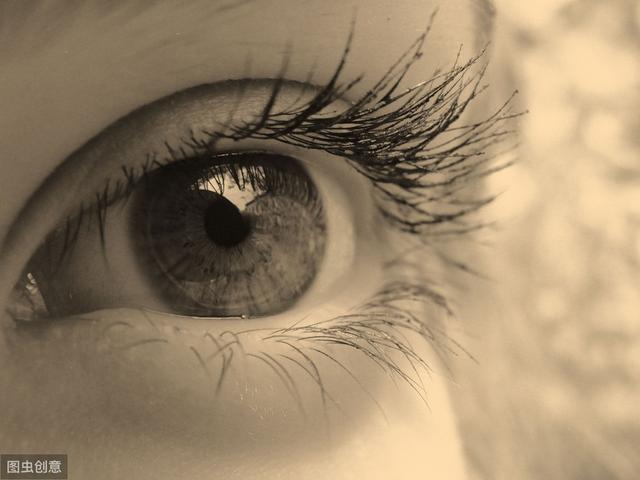 眼神怎么暗淡无光了,怎么练星星眼眼睛变大