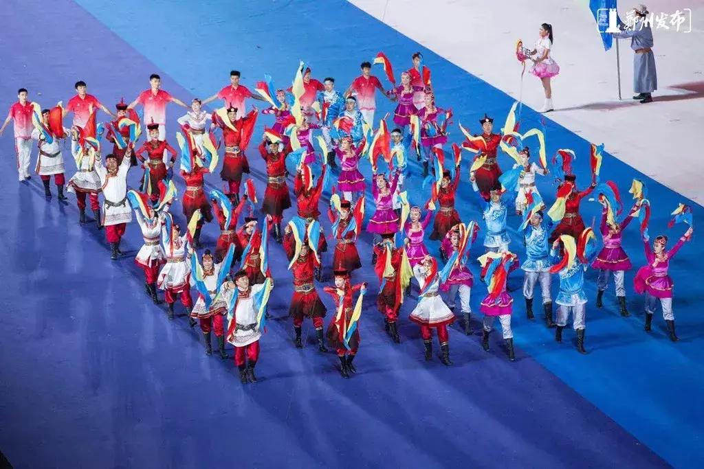 郑州奥体中心震撼场面,郑州奥体中心晚上视频