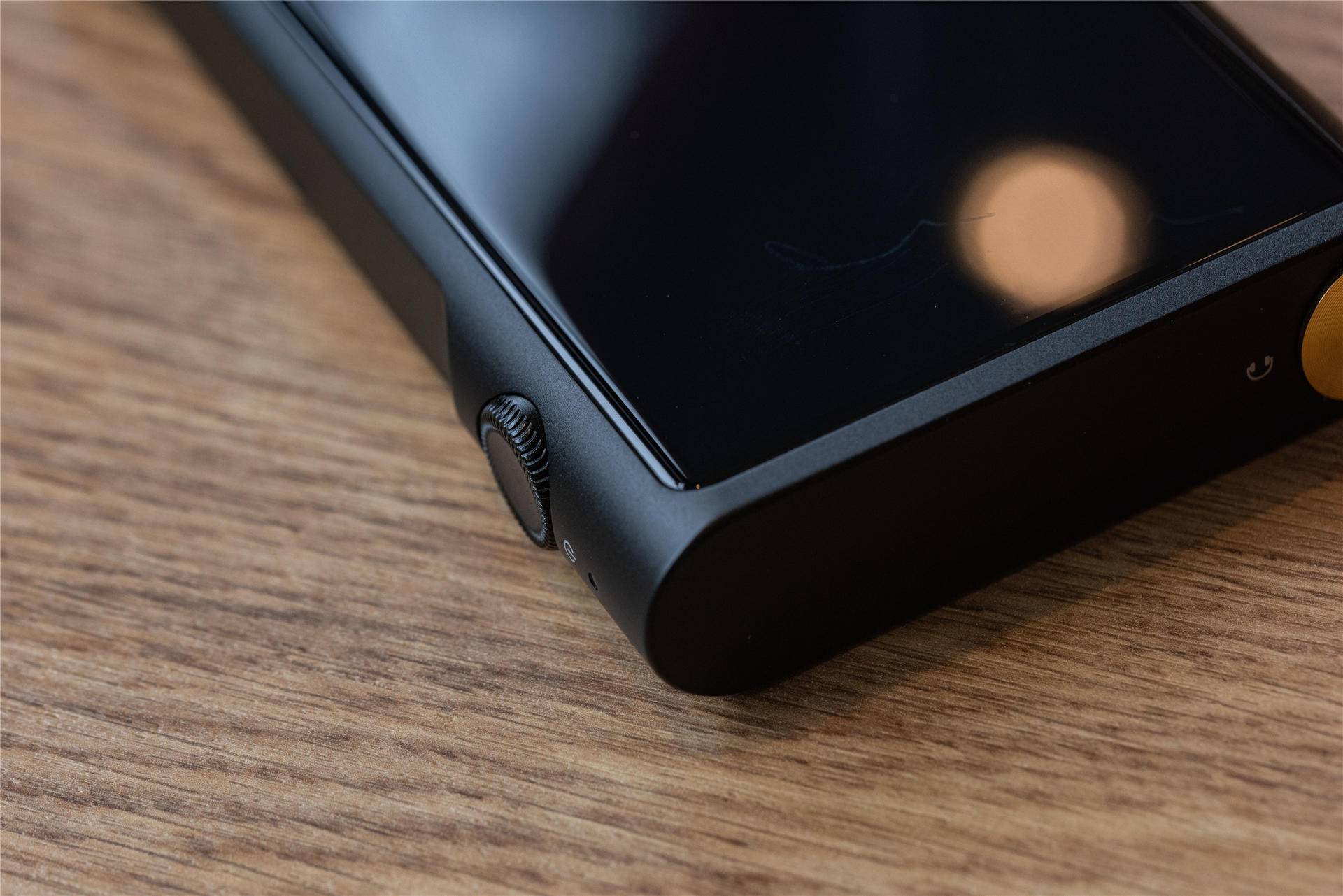 终将到来的万元户，简单说说山灵旗舰*放播**器M8