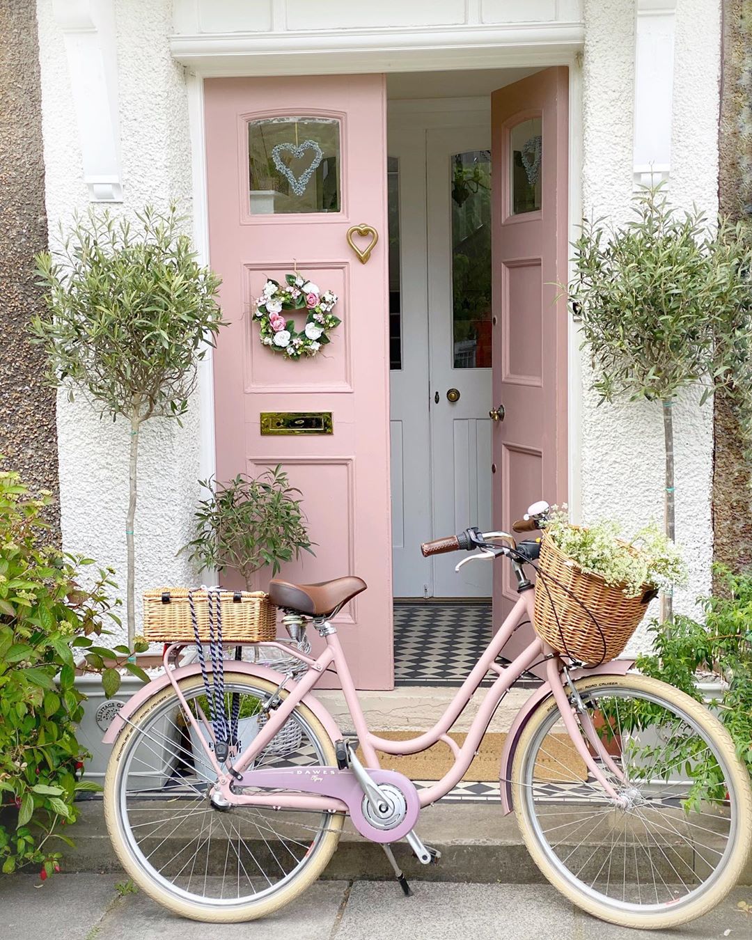 看了就心动的仙女家，连门都是粉红色的