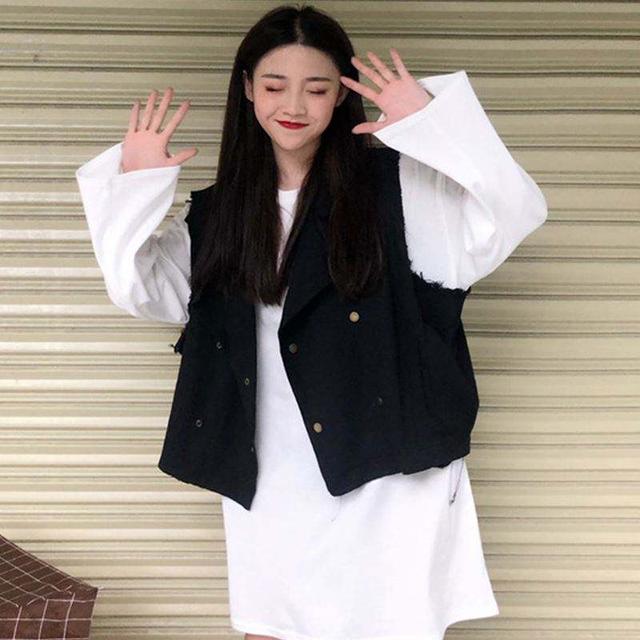 初秋马甲怎么穿好看,棋盘格针织马甲背心深秋款搭配