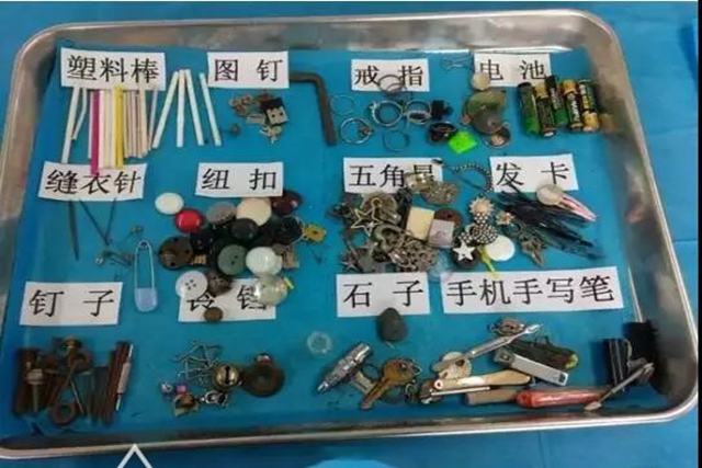 宝宝误吞了纽扣电池怎么办,孩子误吞纽扣电池用什么方法排出