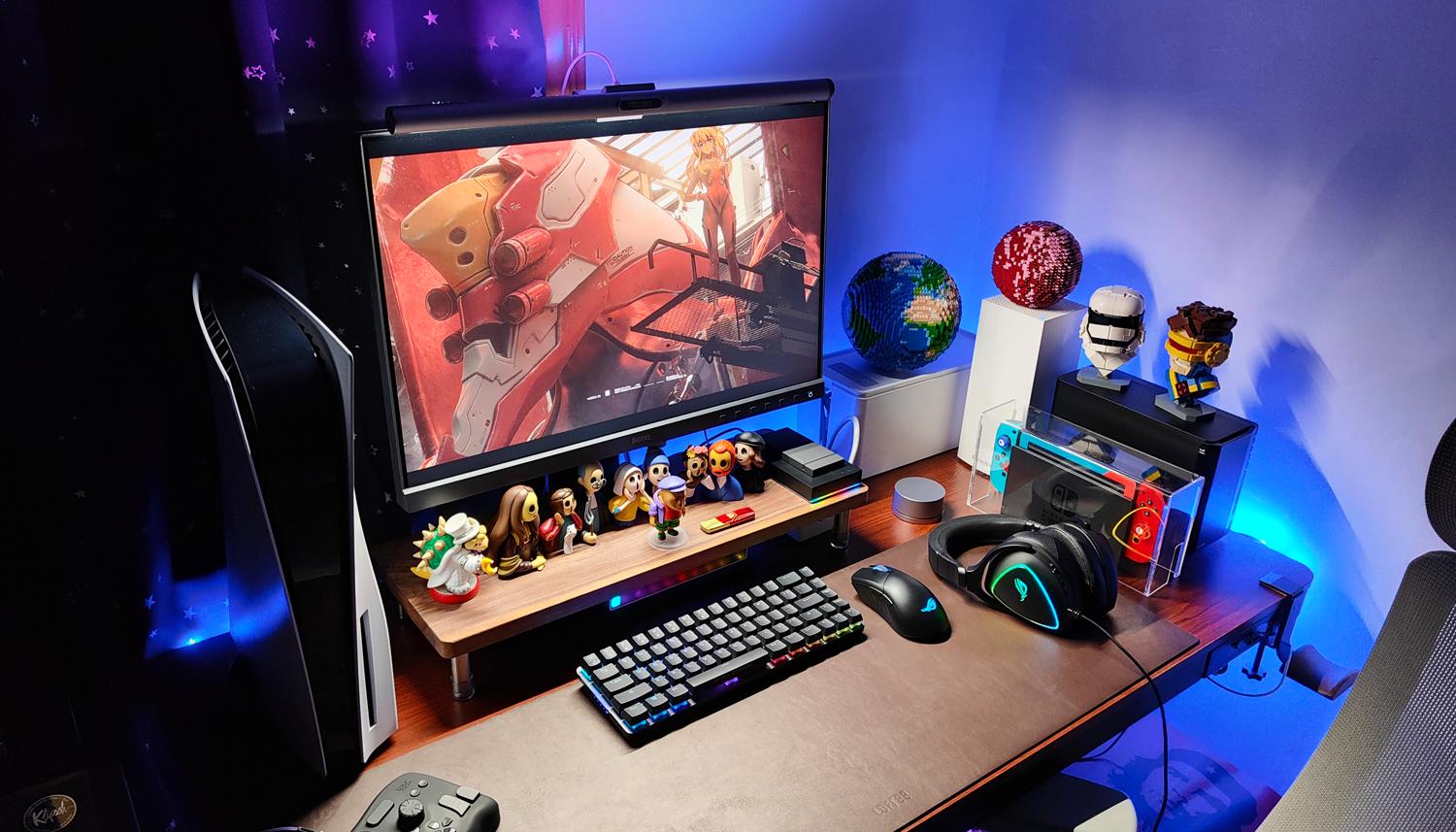 游戏宅的电脑桌面,游戏头戴式耳机rog棱镜s