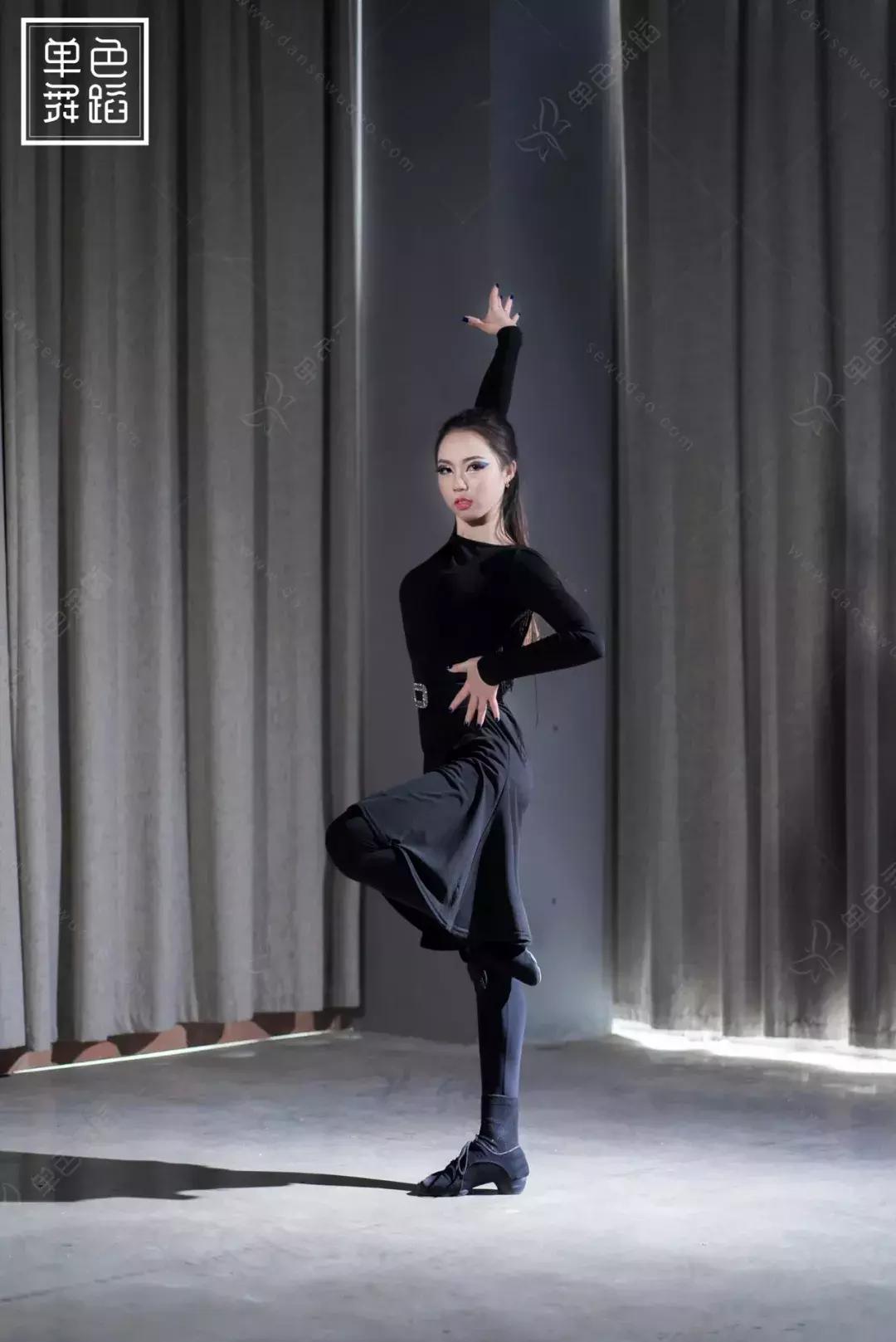 拉丁舞在套路上有什么禁忌,拉丁舞易错动作