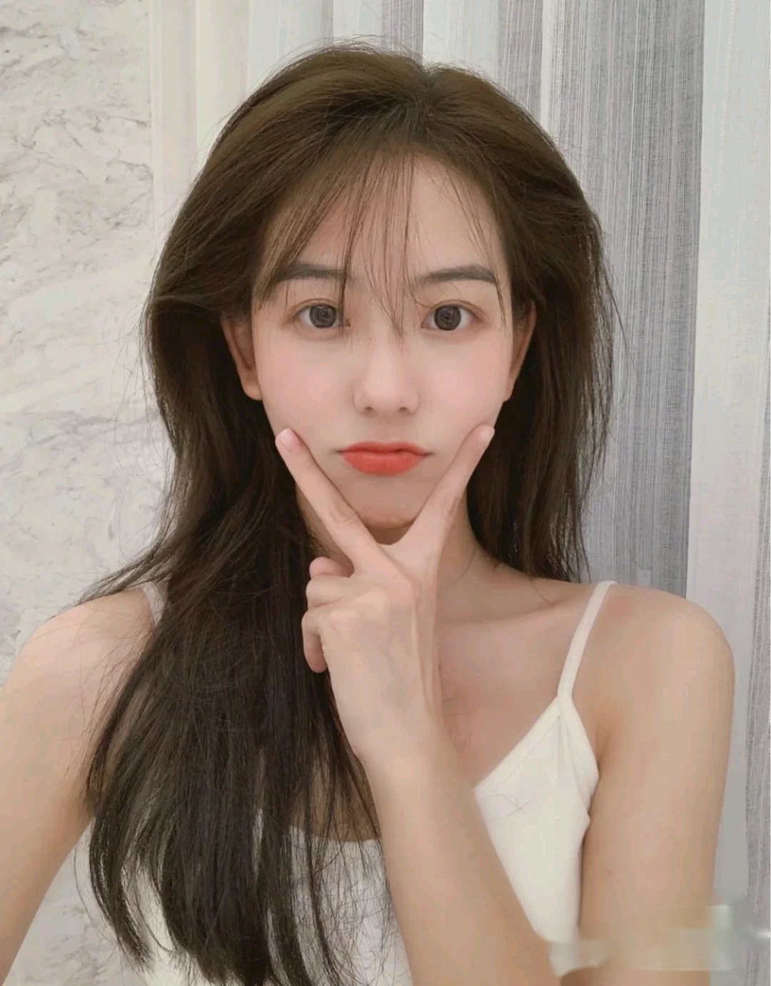 肌底精华和精华液哪个比较好,肌底精华液和精华水有什么区别