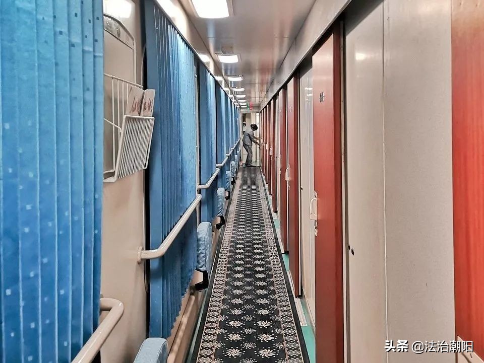 软卧为什么比飞机贵,软卧是不是比硬卧安静