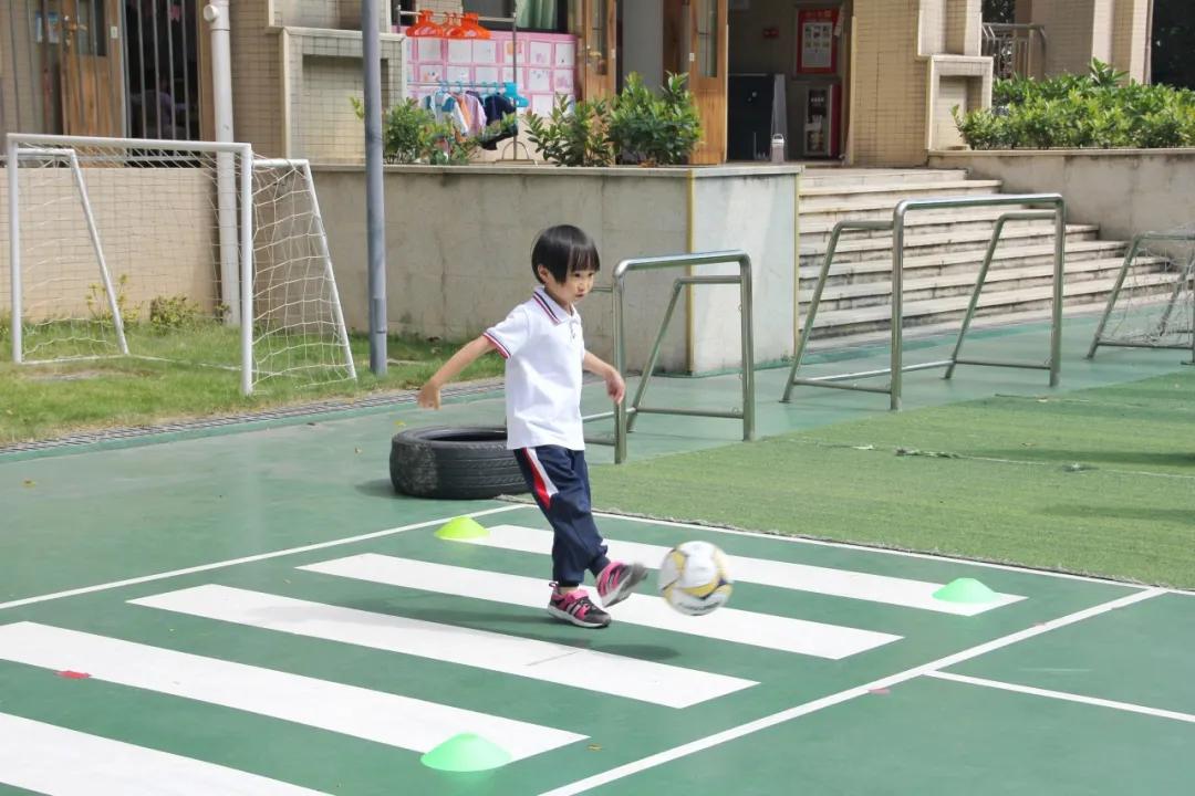 广州雏鹰宝贝：短短3天，如何让幼儿园女老师学会上足球课？
