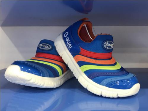 1岁4个月宝宝穿学步鞋还是稳步鞋,步前鞋和学步鞋有什么区别