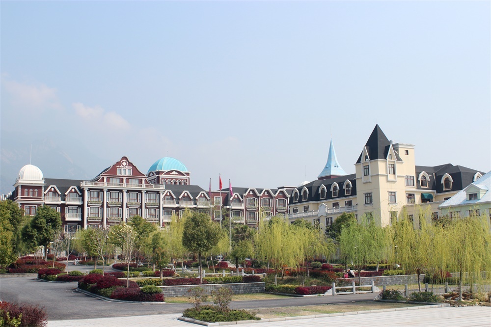 九江-庐山上汤温泉2大2小家庭票不到百元，畅玩温泉区+水上乐园！