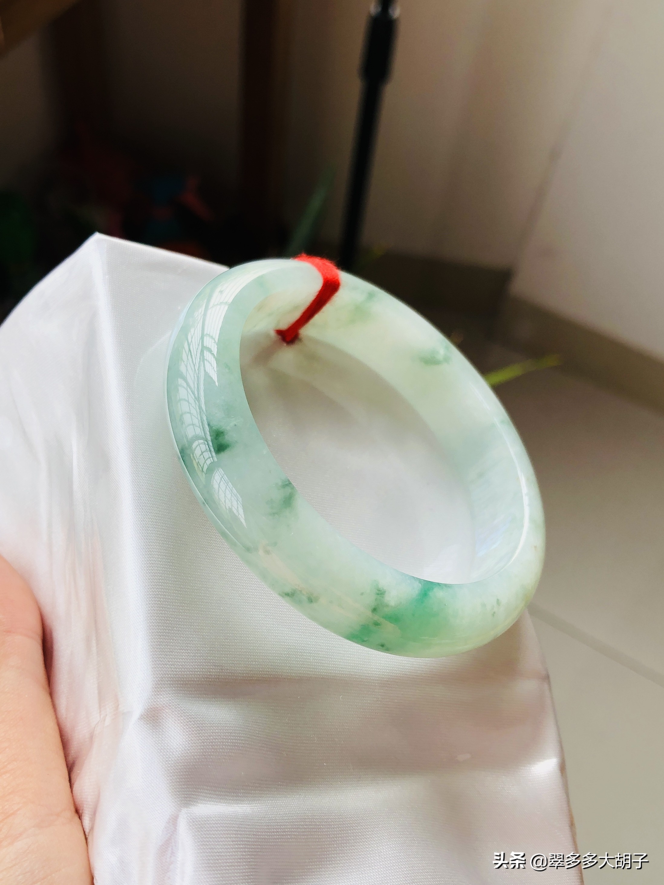 一万多定制的手镯,手镯定制少坑吗