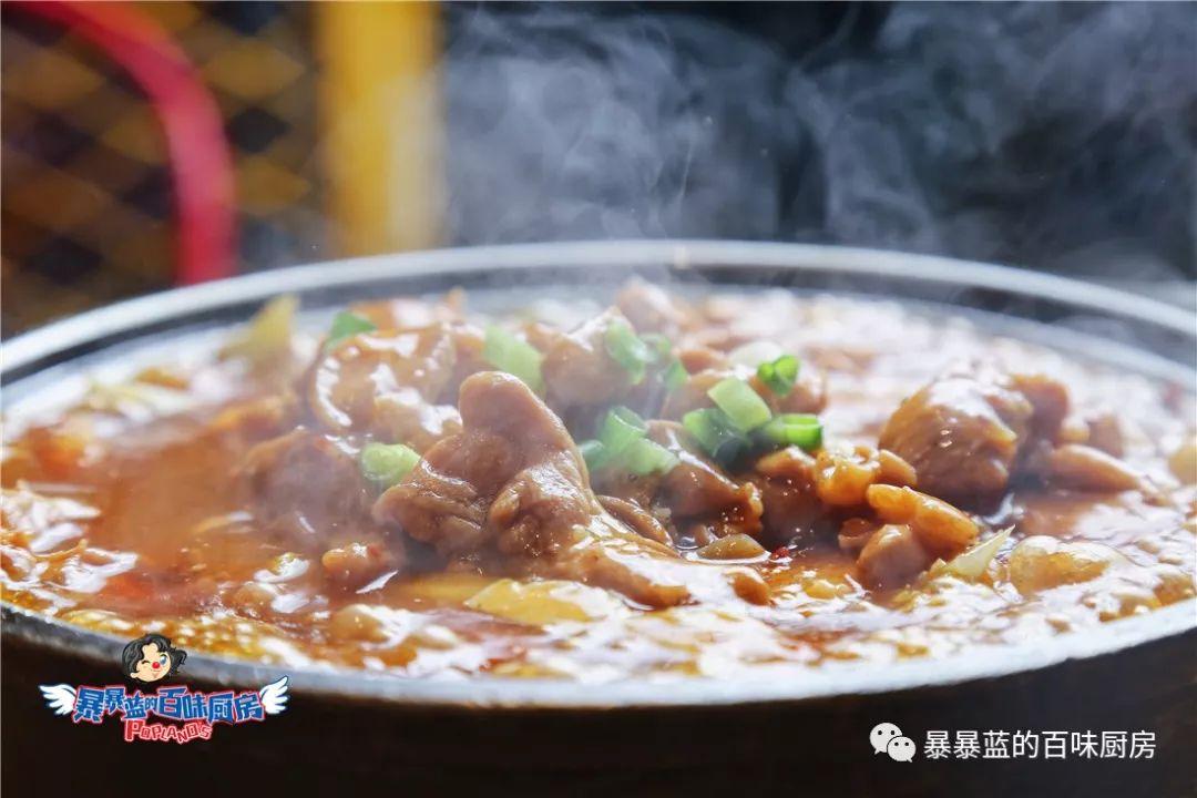 一到饭点店里就坐满了人,一到饭点全是食客