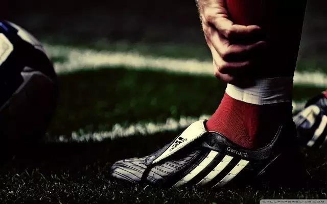 致一起踢球的兄弟们,致球场上的兄弟