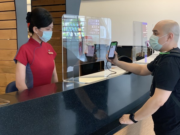 飞机座位号e字母是靠窗的,飞机座位abcdef分别是什么位置