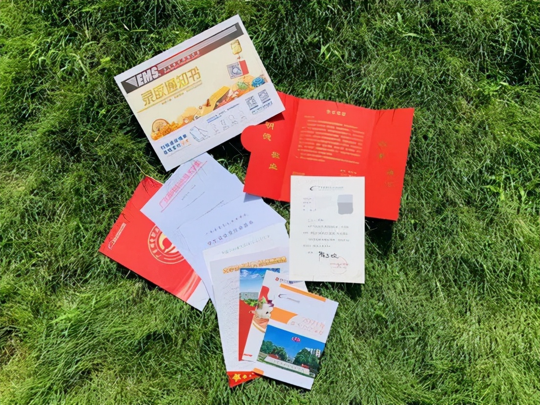 录取通知书好看的一本大学,盘点各大学精美录取通知书