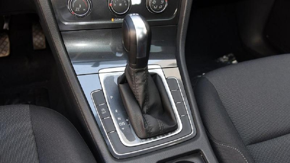 最新款1.2t高尔夫动力够不够,第8代高尔夫新增1.0t6mt入门车型