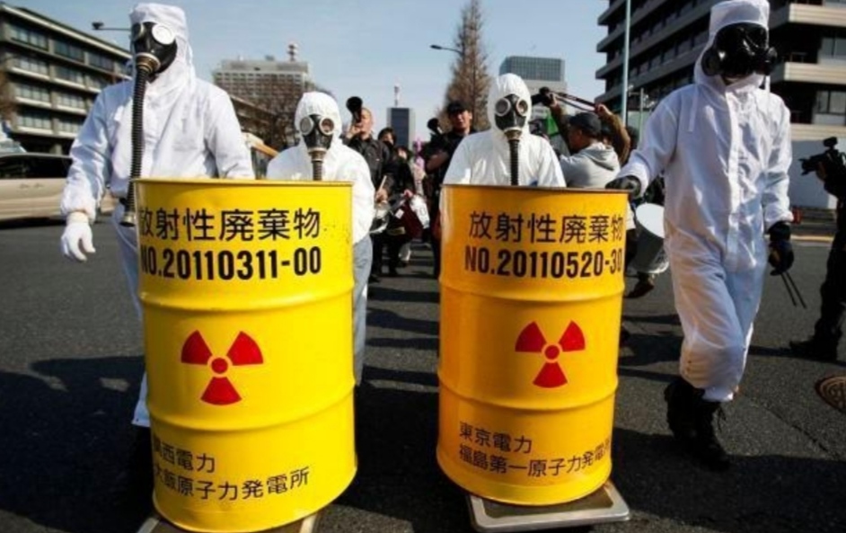 他被称作英国毒王，死后尸体不能被火化，棺材足足半米厚