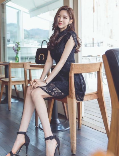 步履轻盈高跟鞋,高跟鞋走出来的优雅