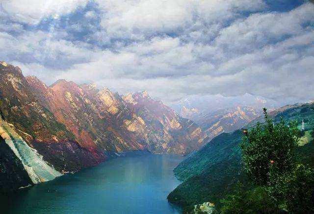 早发白帝城的夸张手法语句,早发白帝城用到的修辞