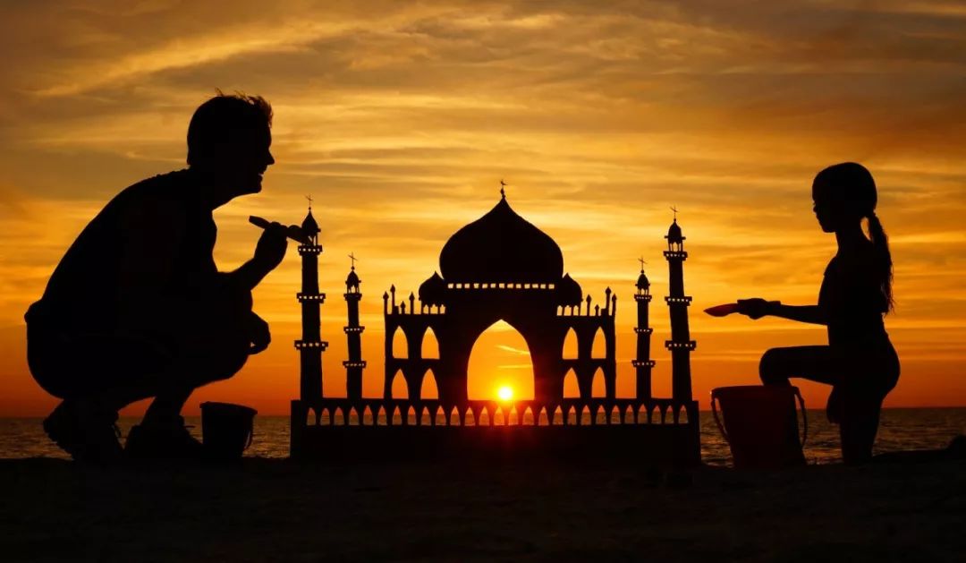 这个男人拍的漫画剪影，小孩看笑了，大人却哭了......