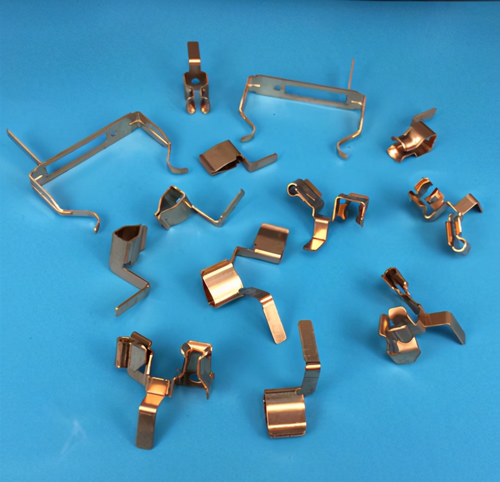 电器插座短路造成火灾怎么办,千万别贪图小便宜买这种劣质插座