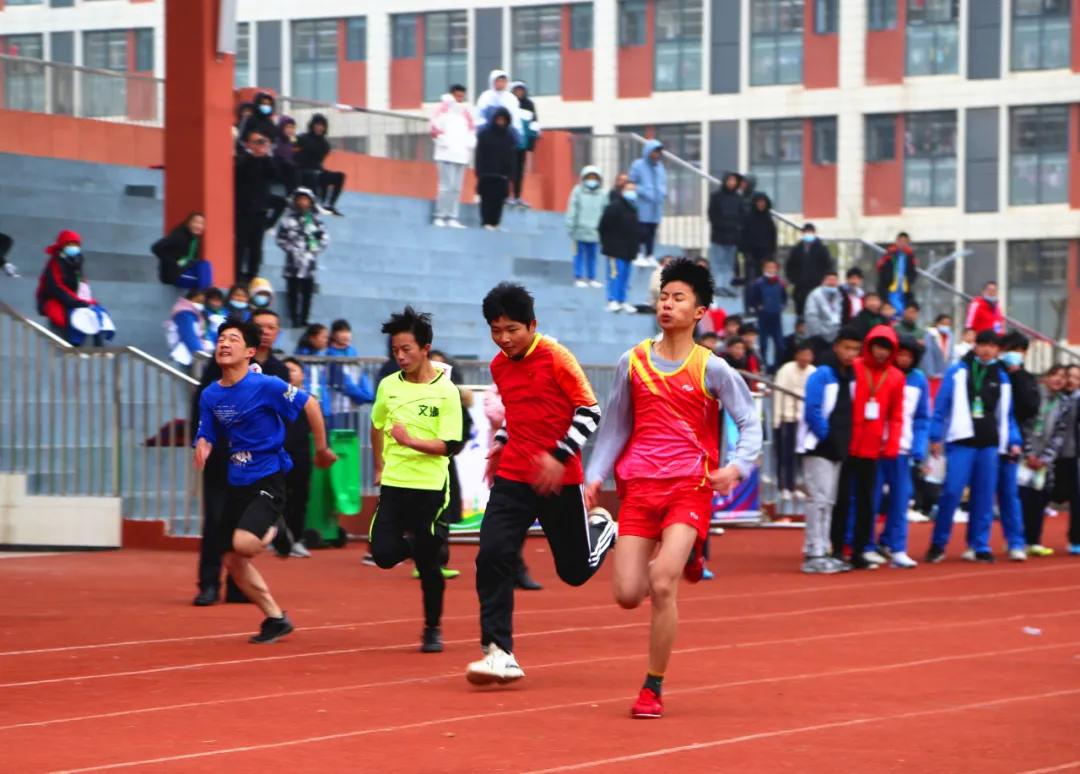 奔跑吧少年我校田径运动会开幕,奔跑吧少年全国中小学生运动会