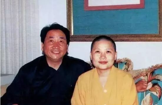 青藏高原的李娜现状如何,李娜出家多年后再唱青藏高原