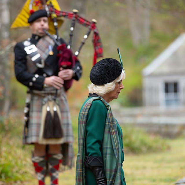 71岁卡米拉最新图片,70岁卡米拉全身照