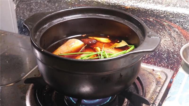 卤菜店为啥这么香,卤菜店的卤菜怎样做的