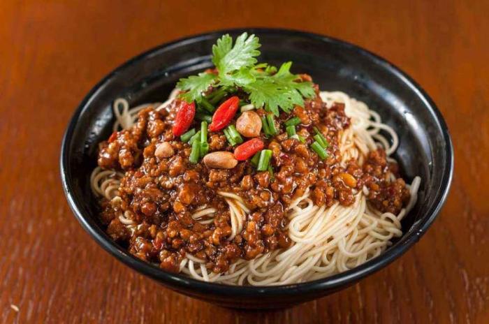 煮面条软塌佗成一团？只需6个小技巧，面条劲道爽滑，家人超爱吃