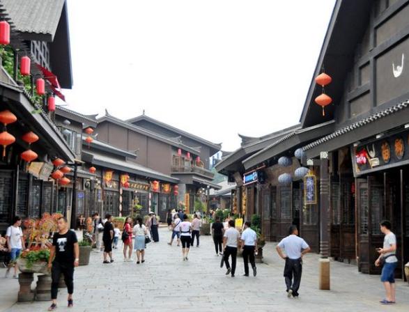 有心扶贫，无意之作”“网红”万达小镇诞生记