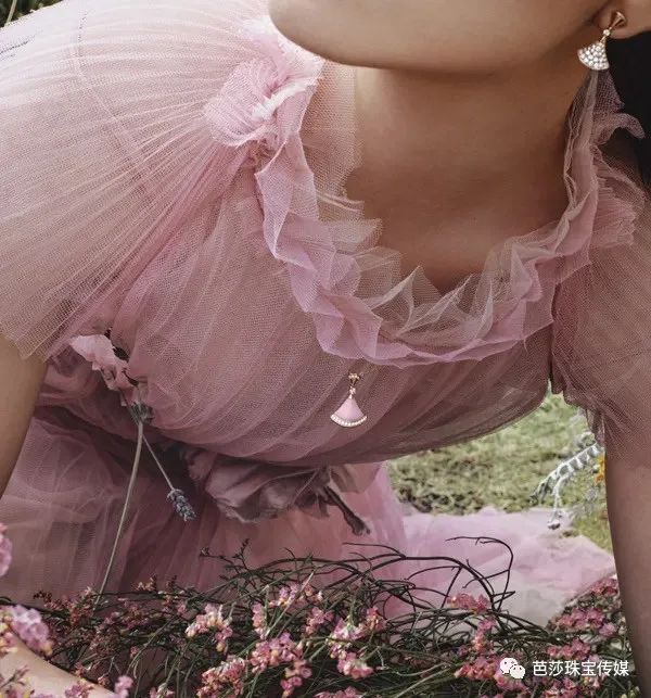 七夕送什么口红不会出错,七夕送女朋友口红送几支合适