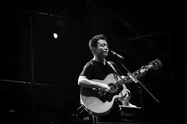 许巍曾经的勇气和自信,许巍谁的人生都不易