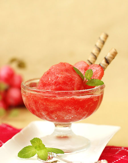 如何制作最简单的冰沙,怎样在这个夏天做一个冰沙