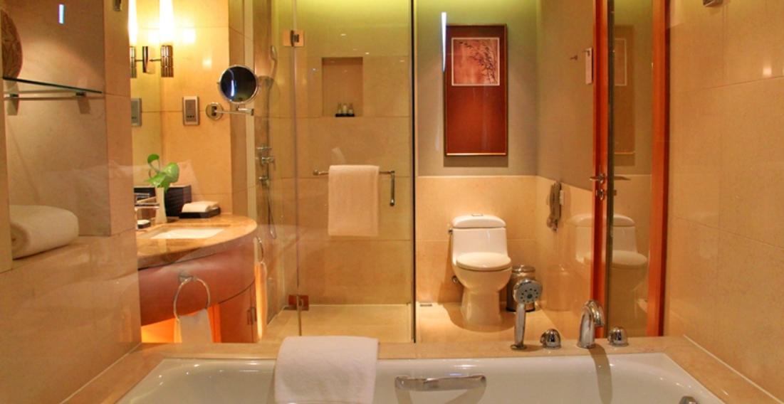 酒店卫生间为何爱用透明玻璃,酒店浴室为什么要透明玻璃