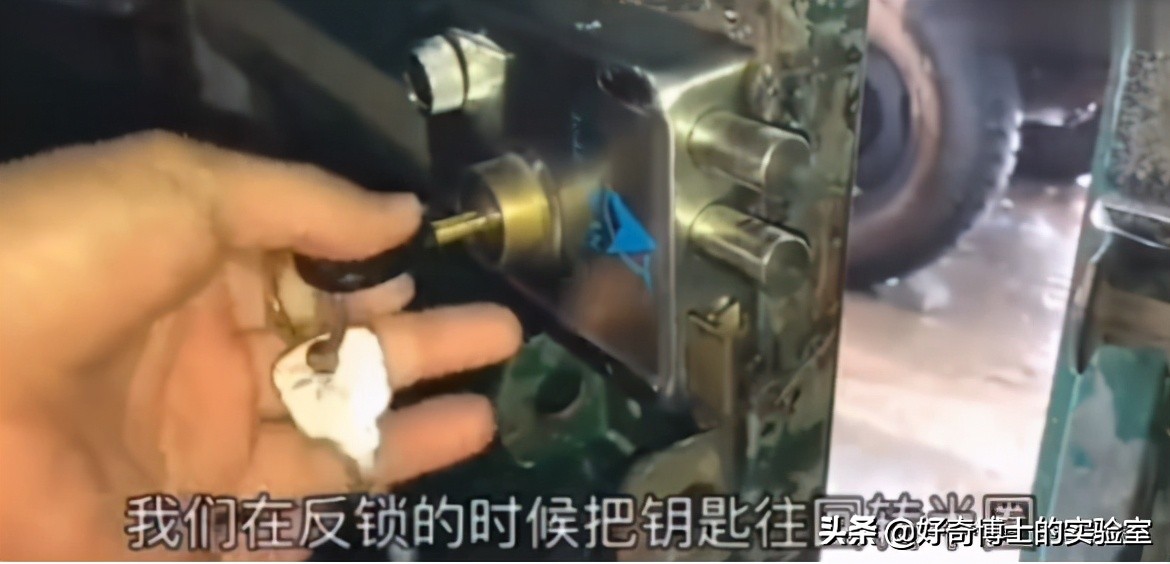 女子被尾随侵害怎么自救,被尾随入室女子自救