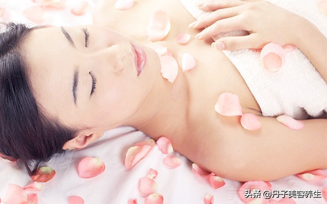 怎样让皮肤细腻紧致光滑美白,男生怎么让皮肤变得光滑细腻