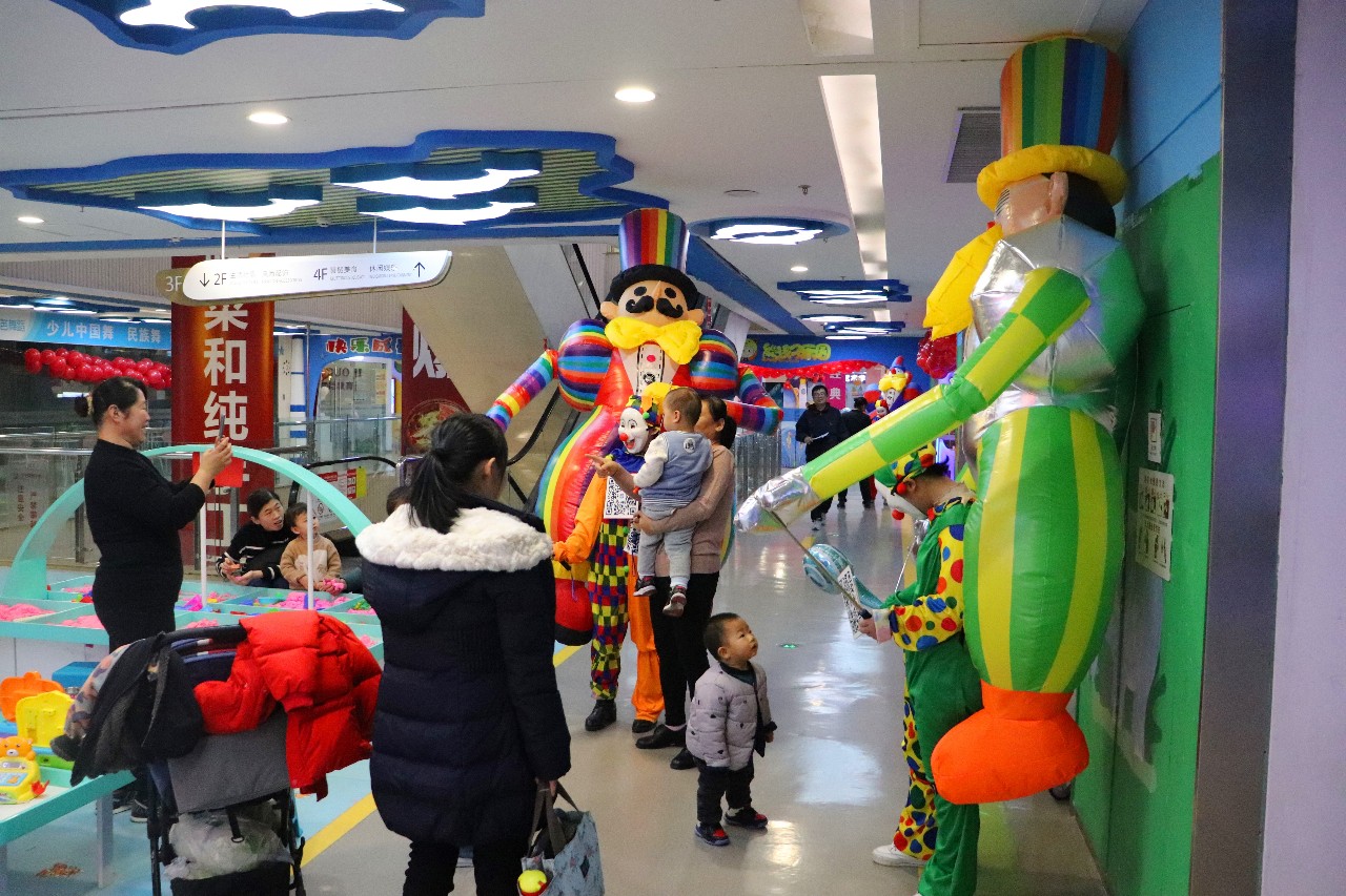 「当代购物中心」丨周年庆玩这么大？火力全开，你能hold住吗？