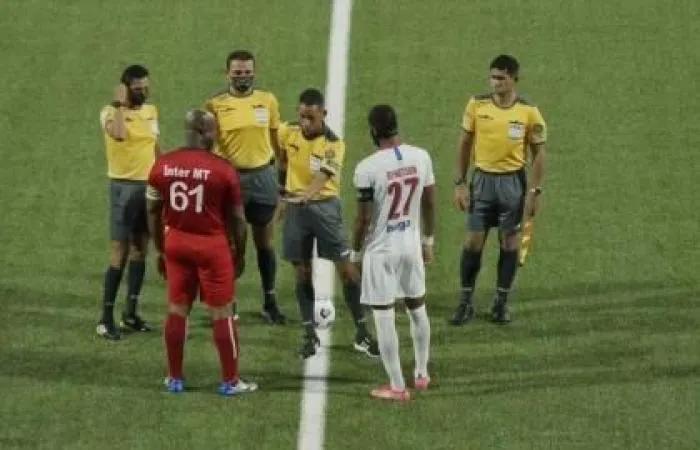 生50个娃，抢银行贩毒，当副总统，这个苏里南男人的经历像开挂了